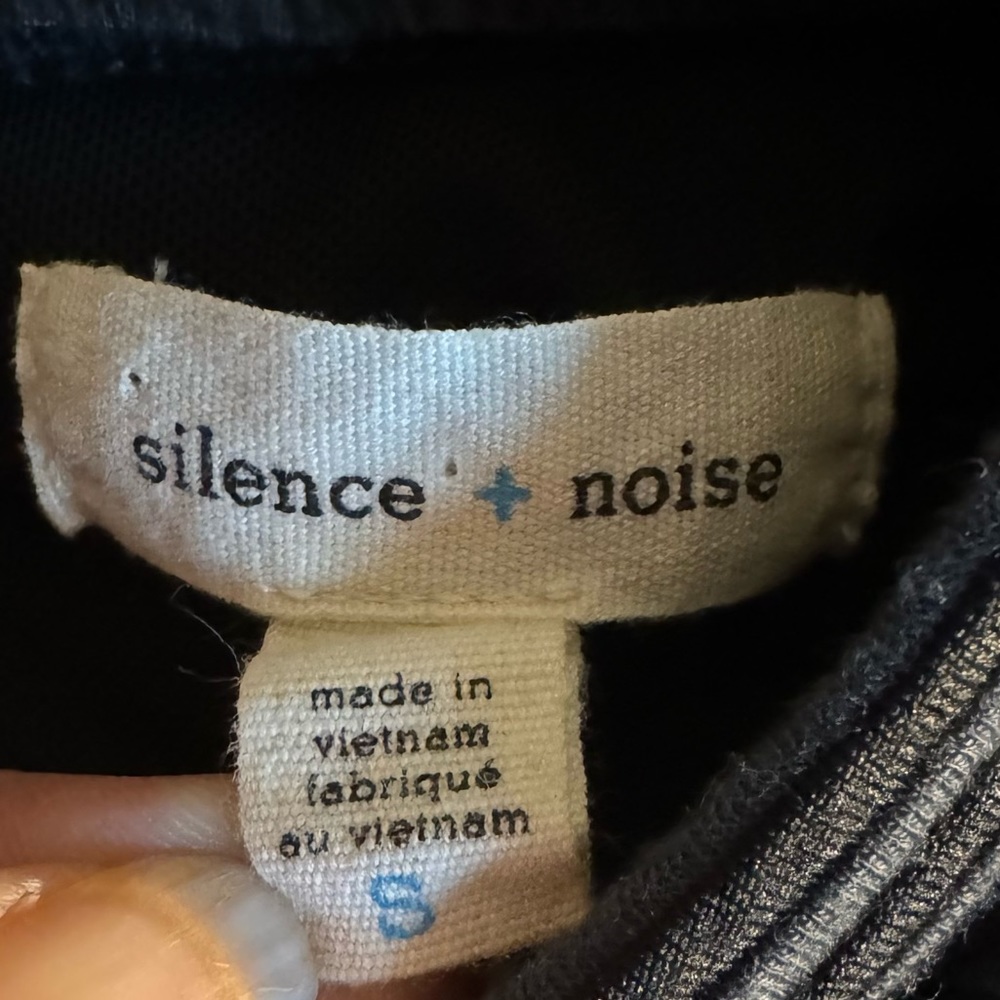 🔥5/$30🔥URBAN OUTFITTERS SILENCE + NOISE MOCK NECK DRESS - Picture 5 of 11